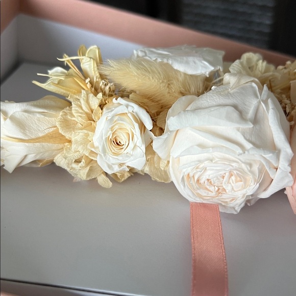 BHLDN x Les Couronnes de Victoire Preserved Floral Hair Comb Wedding Headpiece main image 6